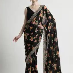 Women Floral Print Saree with Contrast Border-image-4