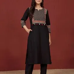 Women Jaipuri Ethnic Printed Yoke Straight Kurta-image-3