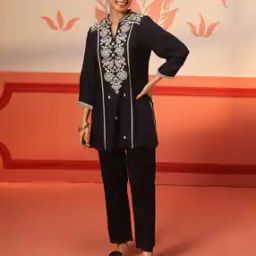 Women Embroidered Tailored Fit Straight Tunic-image-106