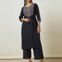 women Round neck Embroidery Kurta-image-26