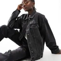 Women 90s Light-Wash Oversized Denim Jacket-image-62