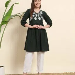 wedani Women Embroidery V Neck Kurti-picture-39