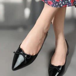 carlton london Women Pointed-Toe Pumps with Bow Accent image 1