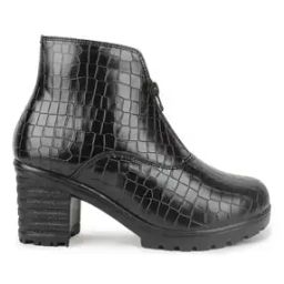 Round-Toe Heeled Boots-image-8