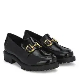 Women Round-Toe Moccasins with Metal Accent-image-1
