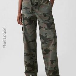Women Camouflage Print Relaxed Fit Parachute Cargo Pants-image-70