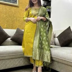 Women Embroidery Straight Kurta Set-image-84