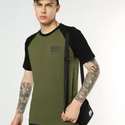 Men Colourblock Regular Fit Crew-Neck T-Shirt-image-98
