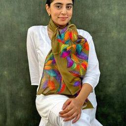 Women Leaf Print Scarf with Folded Hem-image-18