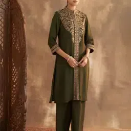 lakshita Women Embroidered Straight Kurta Suit Set-picture-34