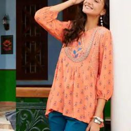 Women Floral Print Relaxed Fit Tunic-image-71