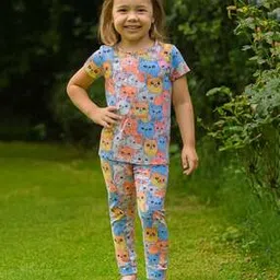 piku store Girls Printed T-Shirt & Shorts Set-picture-7