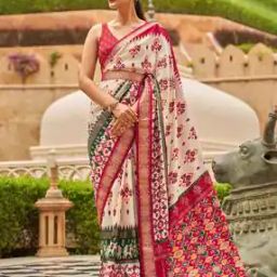 Women Ikat Print Saree with Contrast Border-image-44