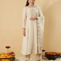 Women Embroidered Flared Kurta Suit Set-image-45