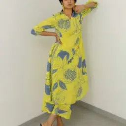 Women Floral Straight Kurta Set-image-64