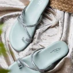 Women Embellished Slip-On Flat Sandals-image-52