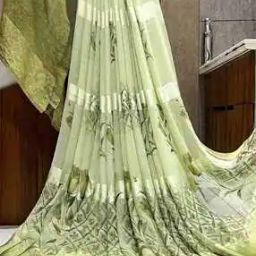 Women Floral Print Georgette Saree-image-1
