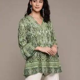 Relaxed Fit Ikat Print V-Neck Tunic-image-67