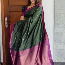 Women Woven Zari Saree with Contrast Border-picture-27