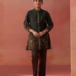 Women Floral Print Tailored Fit Shirt-image-38