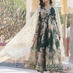 Women Anarkali Kurta Set-image-57