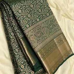 Women Traditional Saree with Unstitched Blouse Piece         -image-4