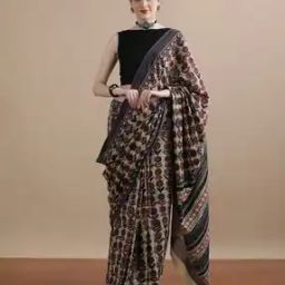 Women Floral Print Pure Cotton Saree-image-4
