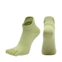 Women Ribbed Ankle-Length Yoga Socks-image-0