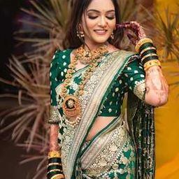 Women Banarasi Zari Woven Saree with Unstitched Blouse Piece-image-7