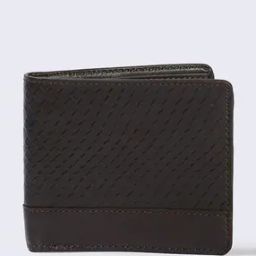 Men Croc-Embossed Leather Bi-Fold Wallet-19