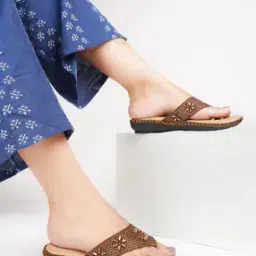 Women Embellished Slip-On Flat Sandals-image-36