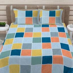 400 GSM Checked King-Size Bedcover with Pillow Covers-image-86
