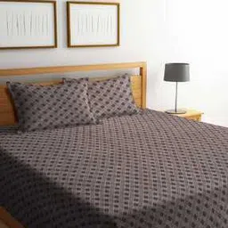 Geometric Print King-Size Bed Cover with Pillow Covers-image-84