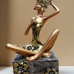 Polyresin Women Figurine-26