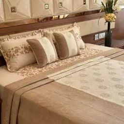 120 TC Printed King Size Bedsheet with Pillow Covers-picture-37