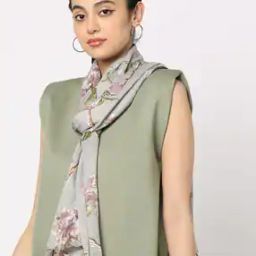 Women Printed Scarf with Tassels-12