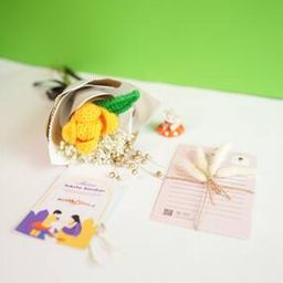 Tie-Up Bracelet Rakhi Hamper -12