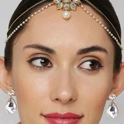 OOMPH Kundan Studded Matha Patti With Earrings-51