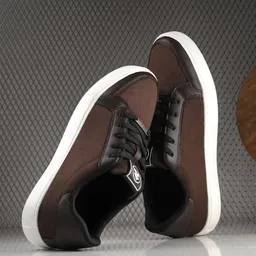 OFF LIMITS Men Comfort Insole Contrast Sole Lace-Up Sneakers-image-54