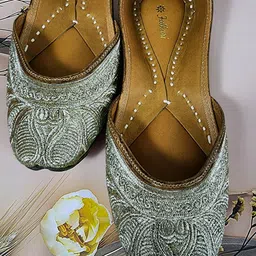Fulkari Embellished Round Toe Leather Mojaris-20