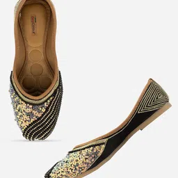 DESI COLOUR Women Black Embellished Leather Ethnic Mojaris Flats-image-21