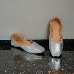 PLANET WALK Women Textured Ethnic Mojaris Flats-48
