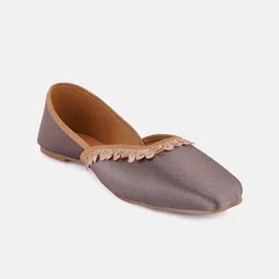 ICONICS Women Grey Embellished Ethnic Mojaris Flats-image-32