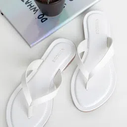Vishudh Women White Solid Open Toe Flats-image-69