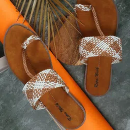 Retro Walk Textured One Toe Flats-31