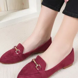 DressBerry Maroon Pointed Toe Buckles Detail Ballerinas-4