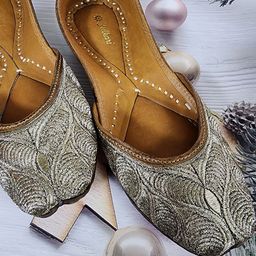 Fulkari Embellished Round Toe Leather Mojaris-35