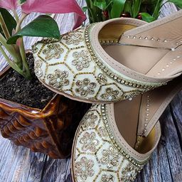 Fulkari Women Ethnic Ballerinas with Bows Flats-image-50