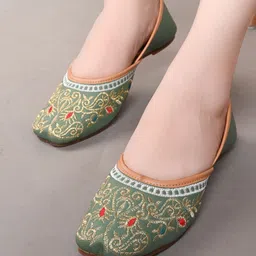 XE Looks Embellished Round Toe Mojaris-54