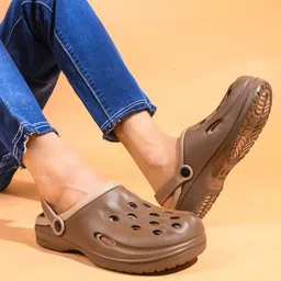 HRX by Hrithik Roshan Men Self Design Clogs-picture-13